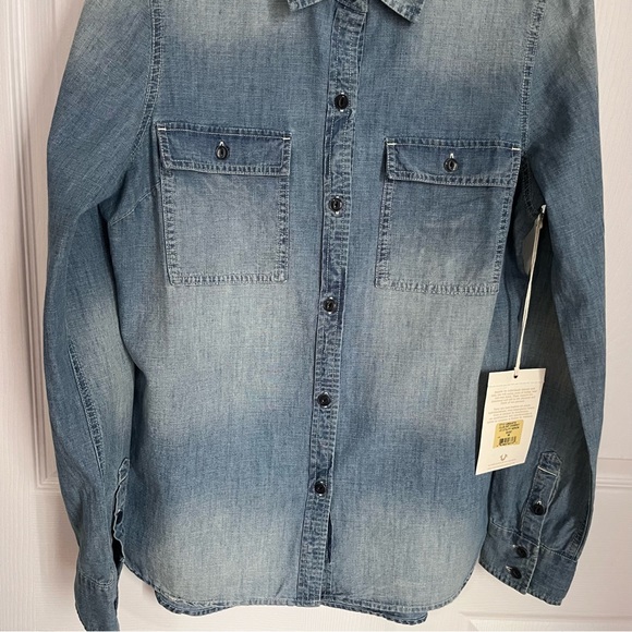 TRUE RELIGION UTILITY WOVEN SHIRT IN CHAMBRAY - Picture 4 of 15